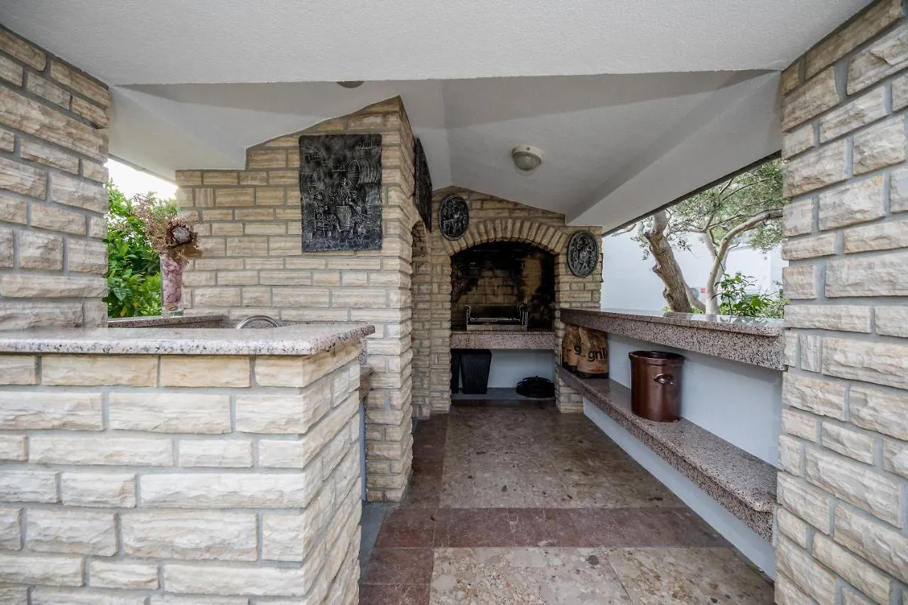 Apartments Vesela Banjol 0*,  Croatia