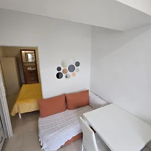 Apartman Ella, Banjol